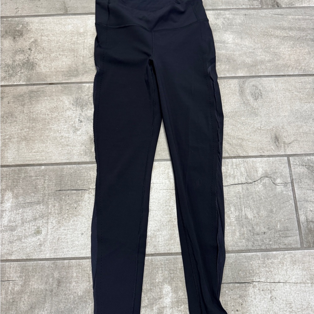 Lululemon size 6 Black High-Waisted Leggings